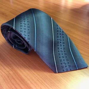 Like New Louis Vuitton Blue Striped Tie